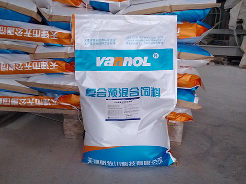 4%公豬種用期復合預混合飼料